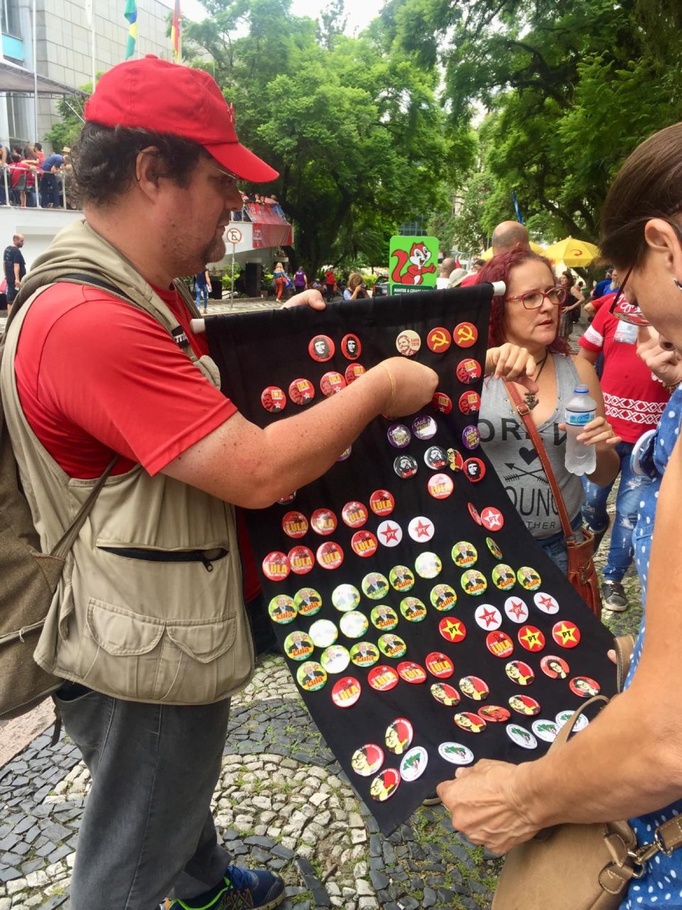 Political buttons, Porto Alegre