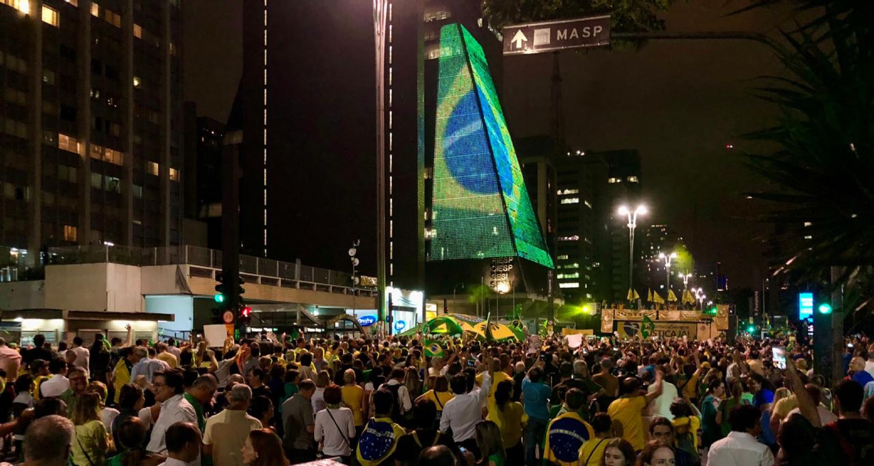 Anti-Lula protest at FIESP, São Paulo